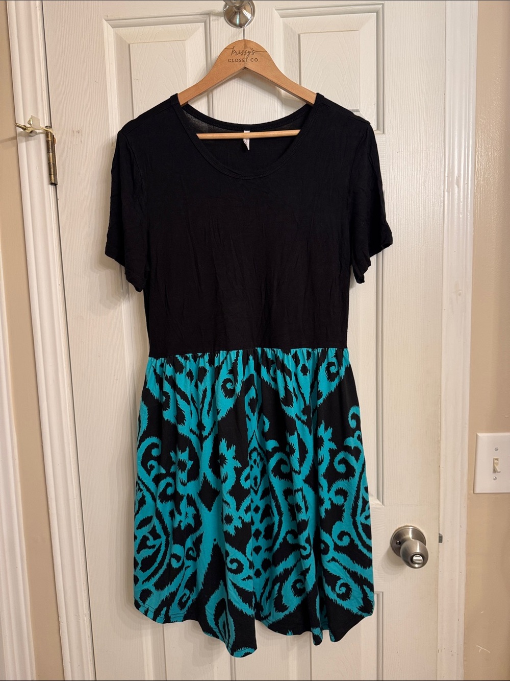 Black and Teal Patterned Short-Sleeve Fit-and-Flare Dress
